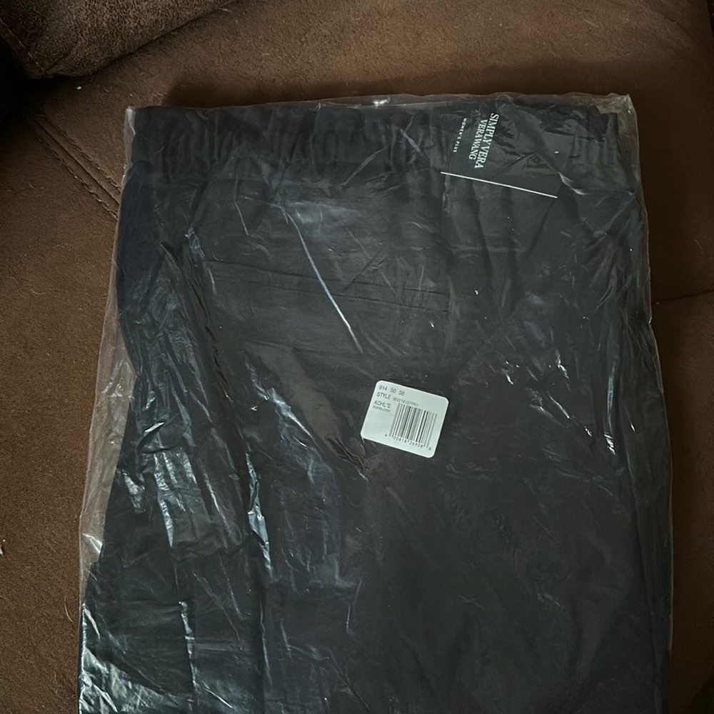 NWT Simply Vera Vera Wang Plus size women’s shorts.